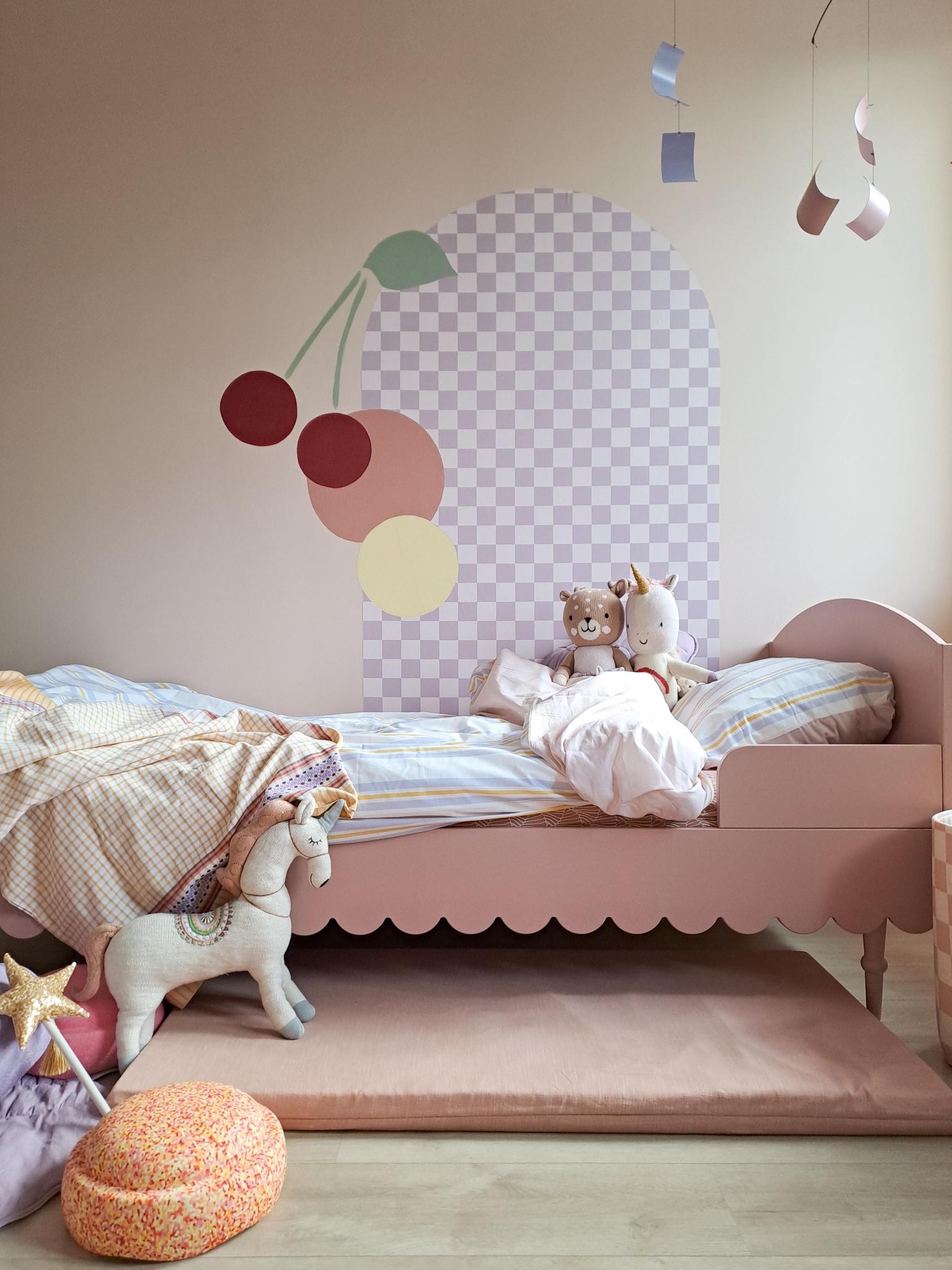 Handmade 'Babushka' Pink Bed 120 x 200cm