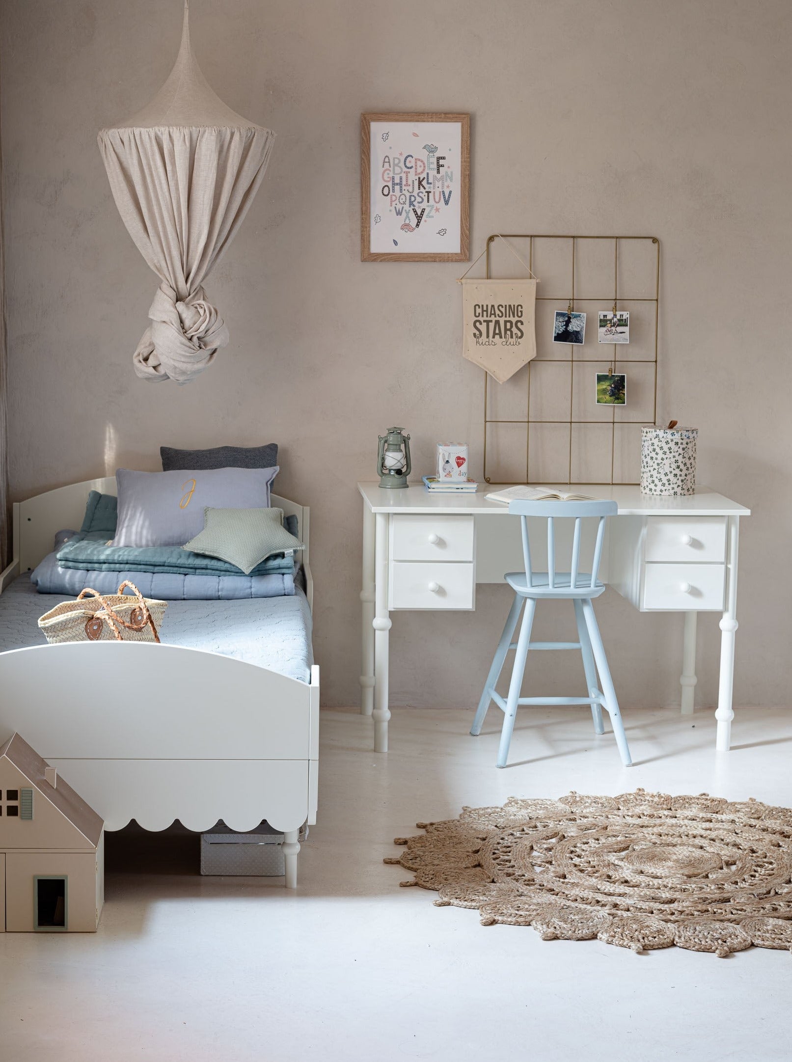 Handmade 'Babushka' White Desk