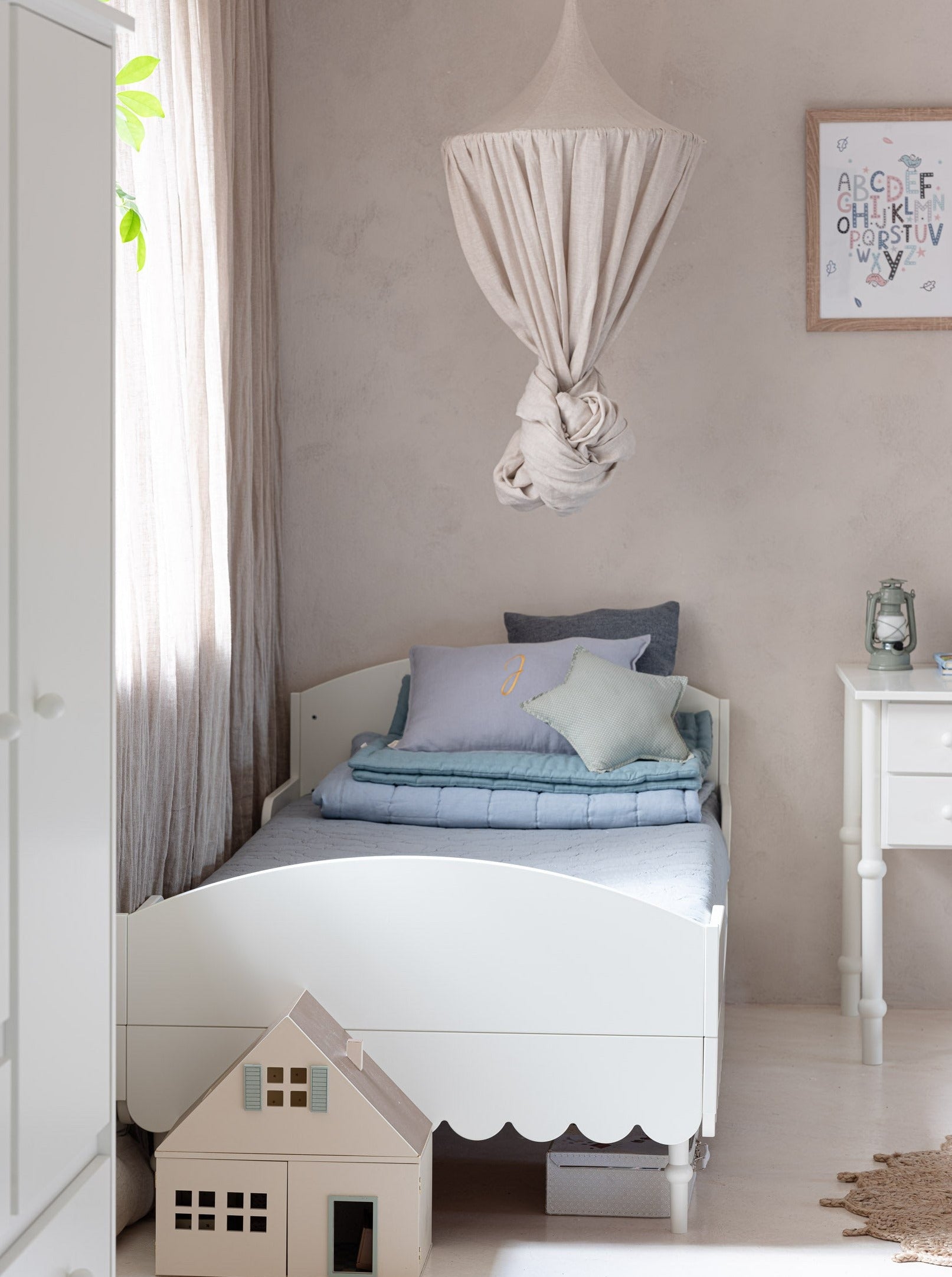 Handmade 'Babushka' White Bed 90 x 200cm