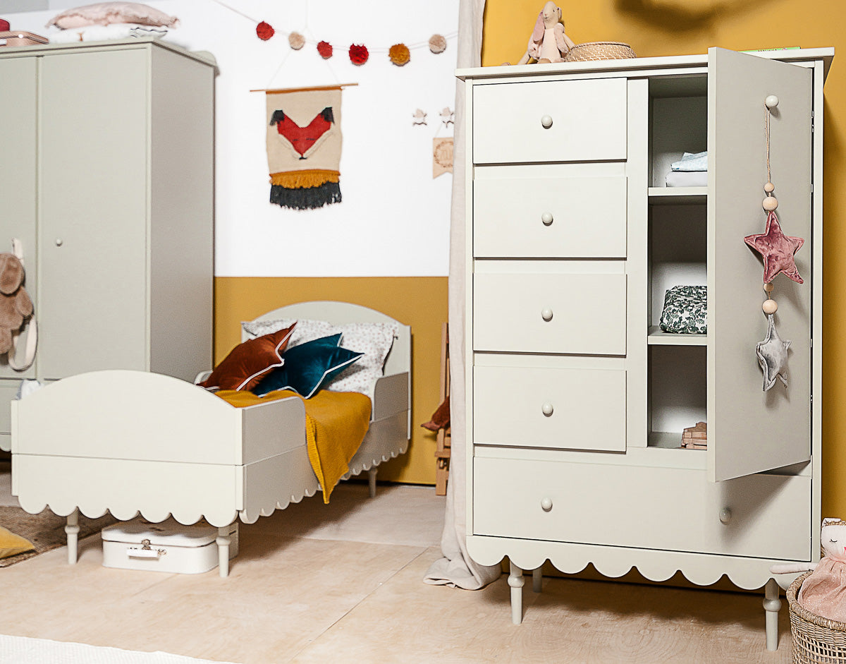 Handmade 'Babushka' Pink Chest of Drawers
