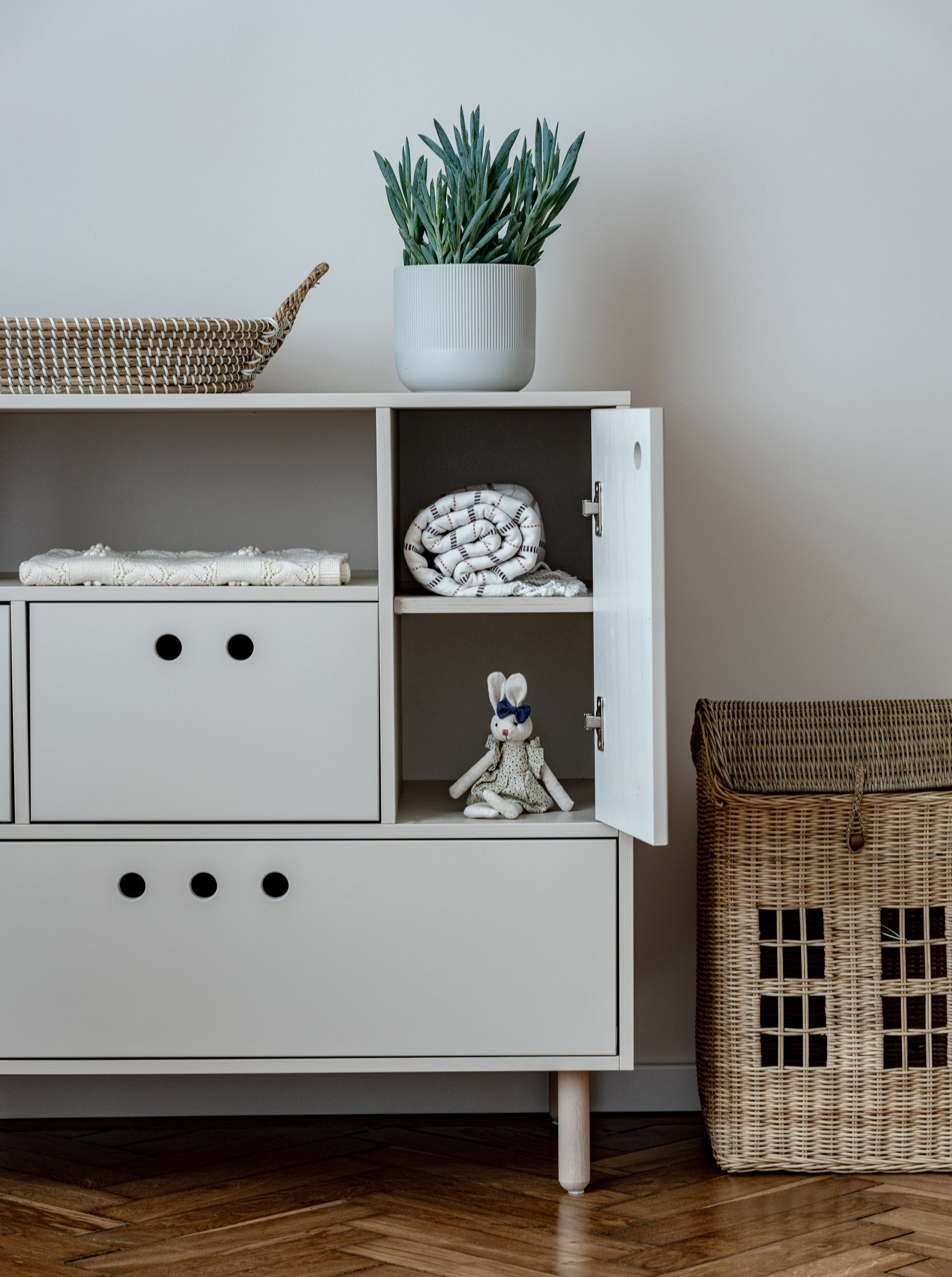 Handmade Birch 'River' Chest of Drawer - Sand
