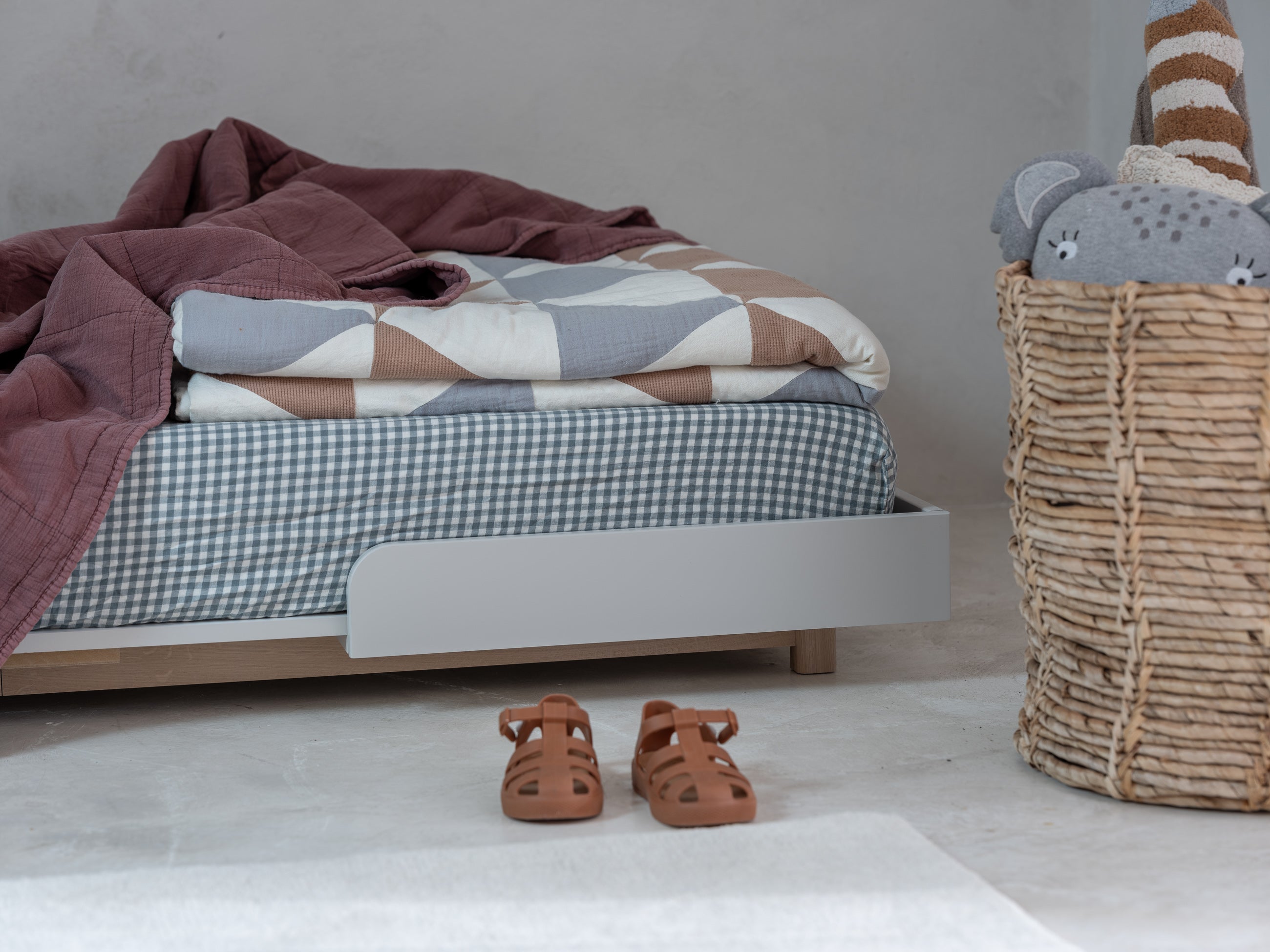 Handmade Extendable 'Bloom' Bed