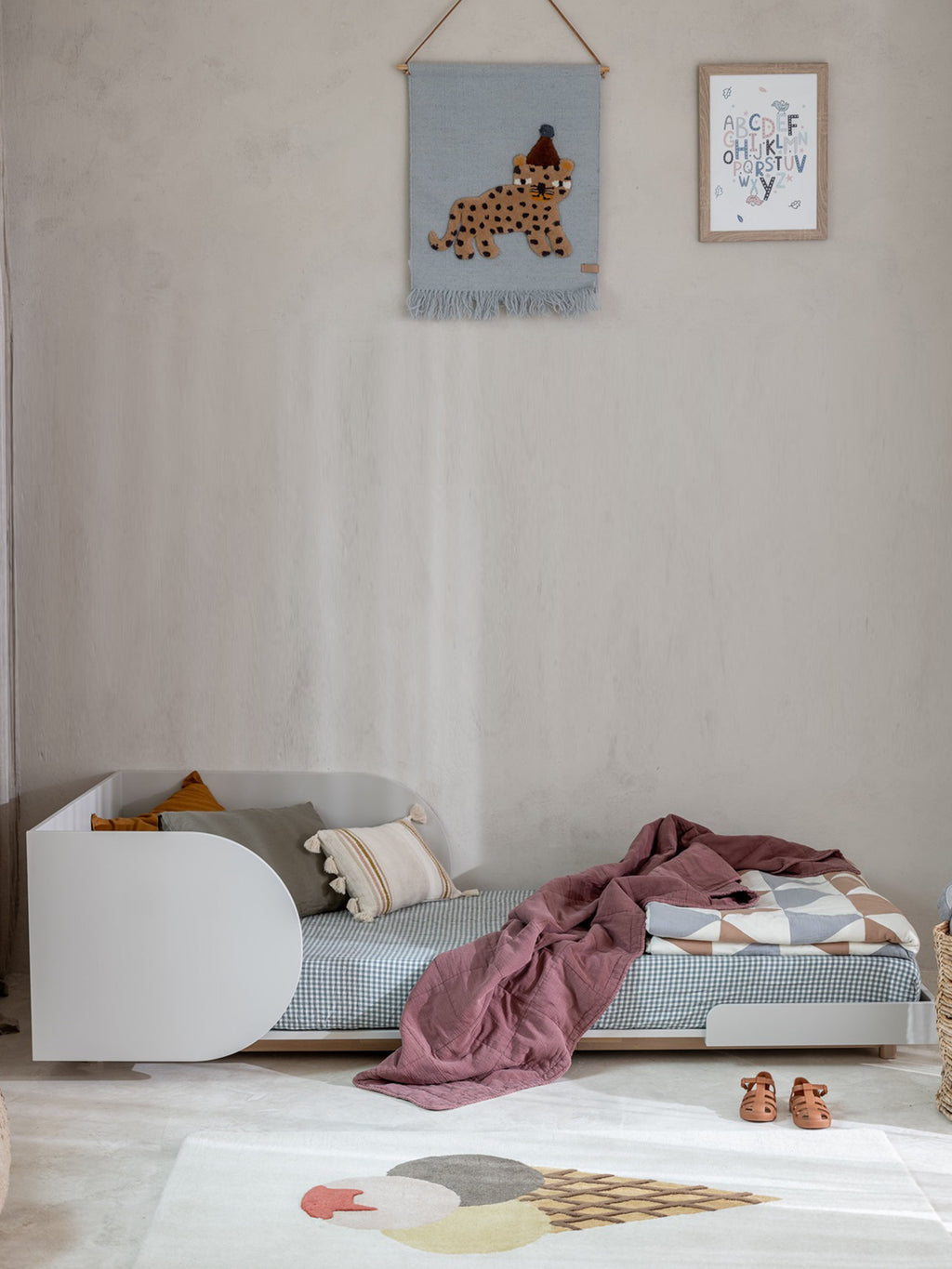 Handmade Extendable 'Bloom' Bed