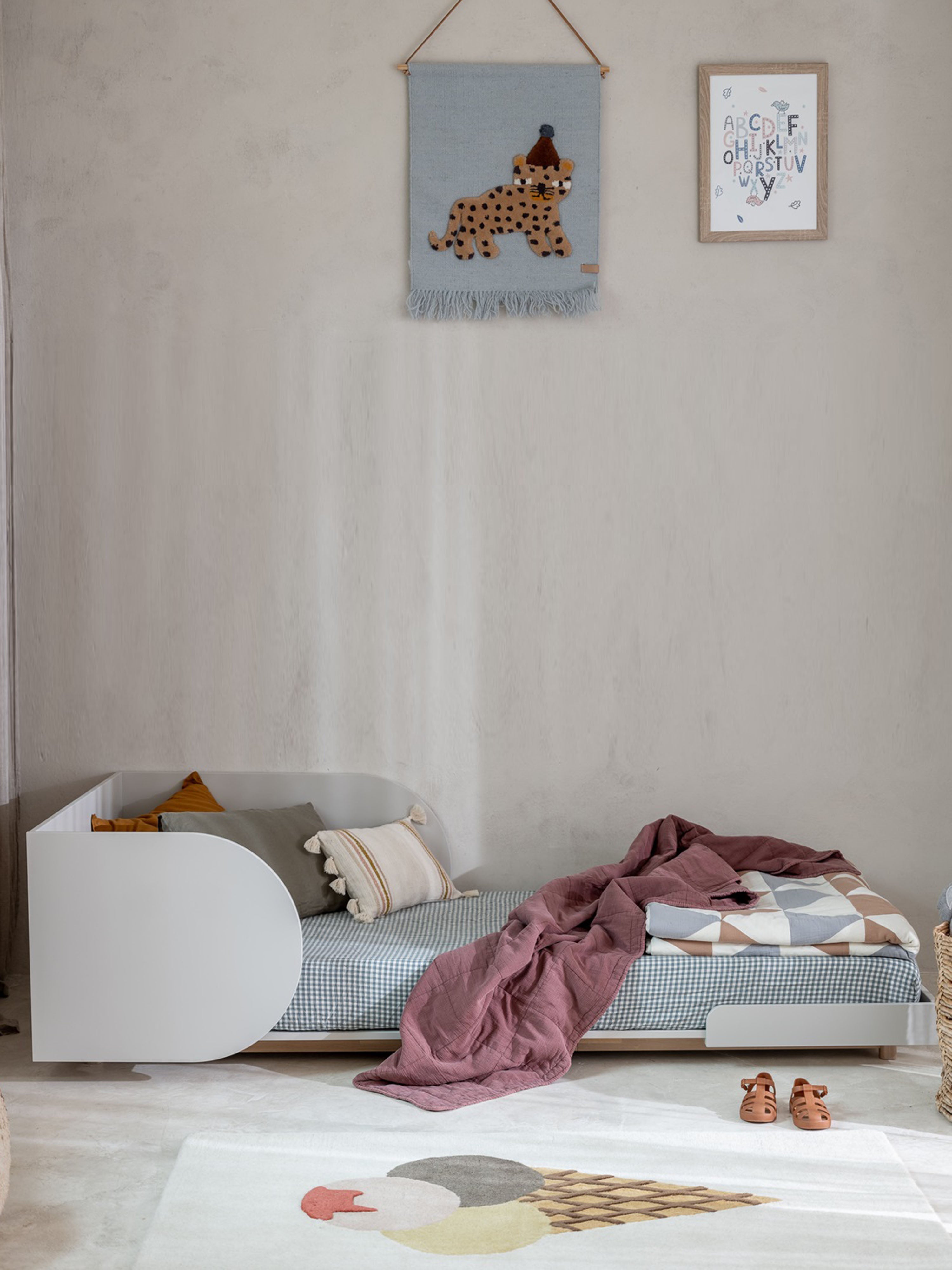 Handmade Extendable 'Bloom' Bed
