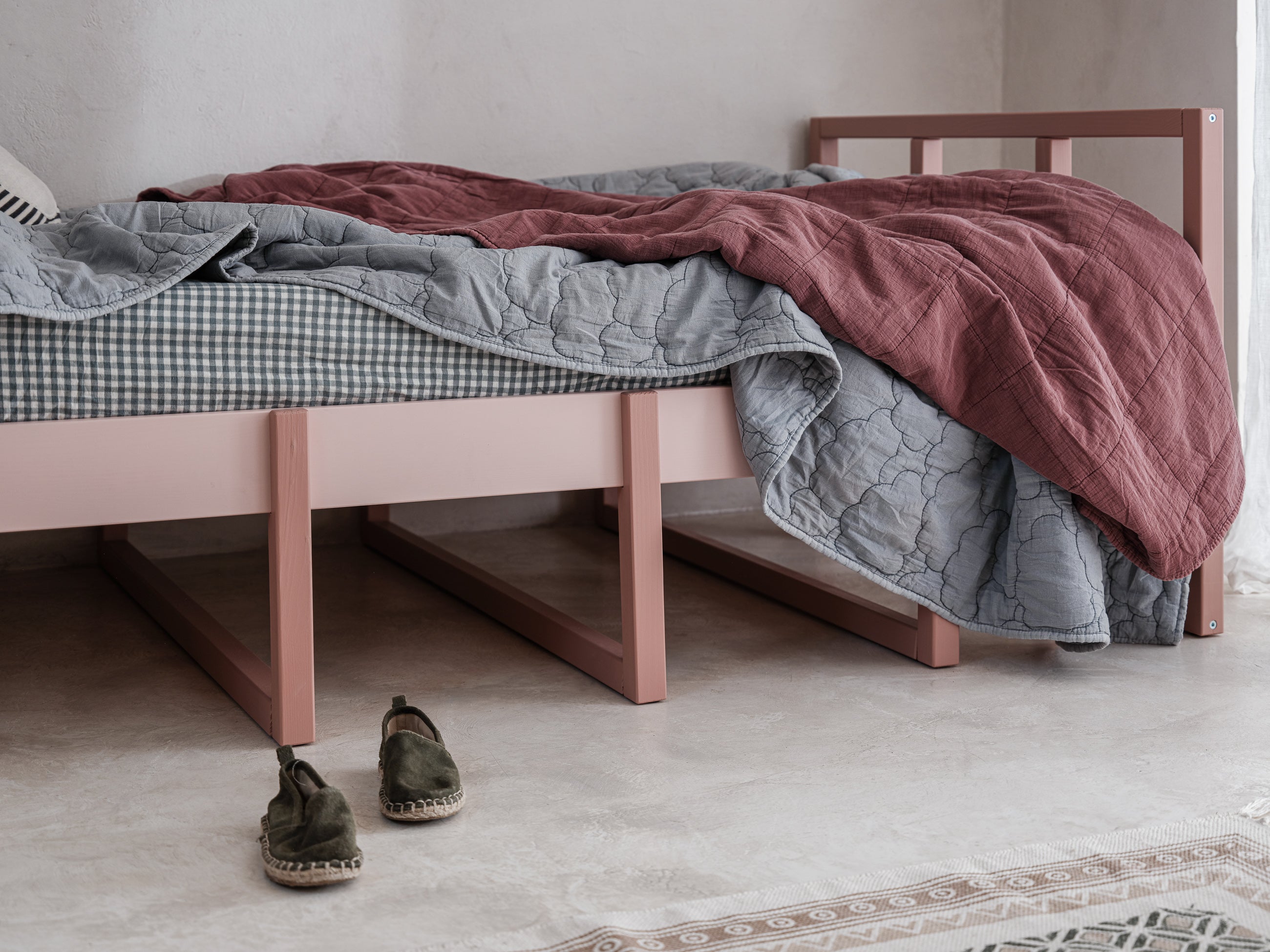 Handmade 'Tweens' Pink Bed 90 x 200cm