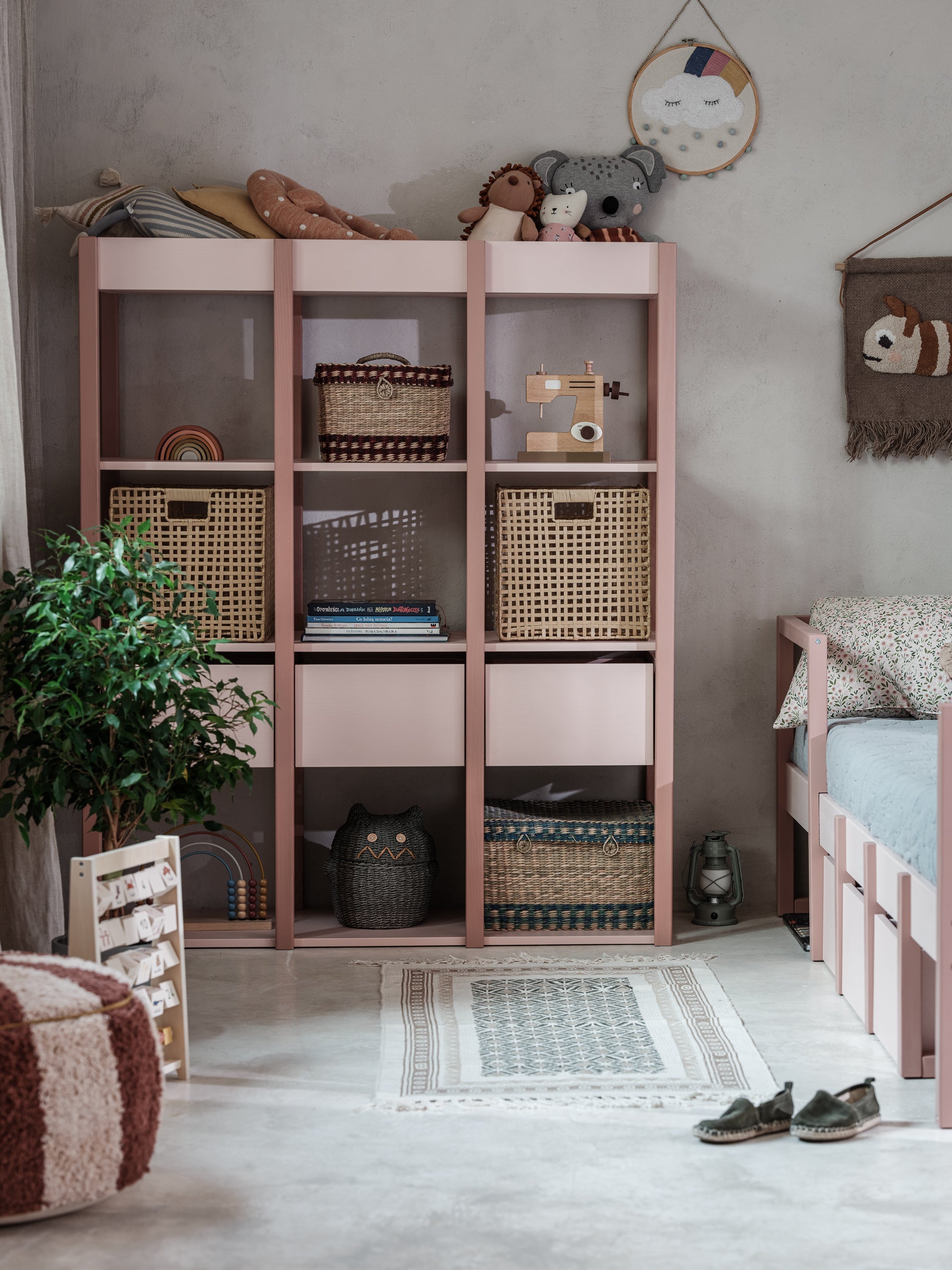 Handmade 'Tweens' Pink Bookshelf