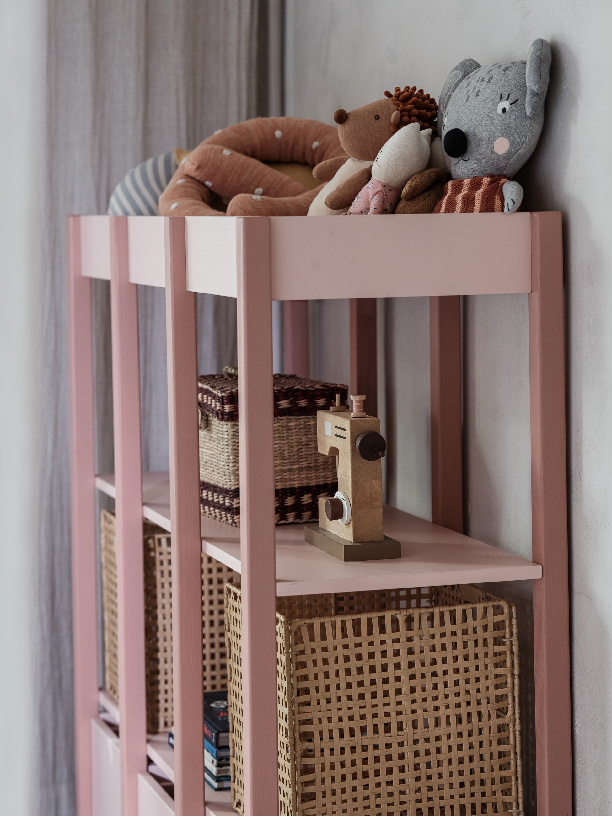 Handmade 'Tweens' Pink Bookshelf