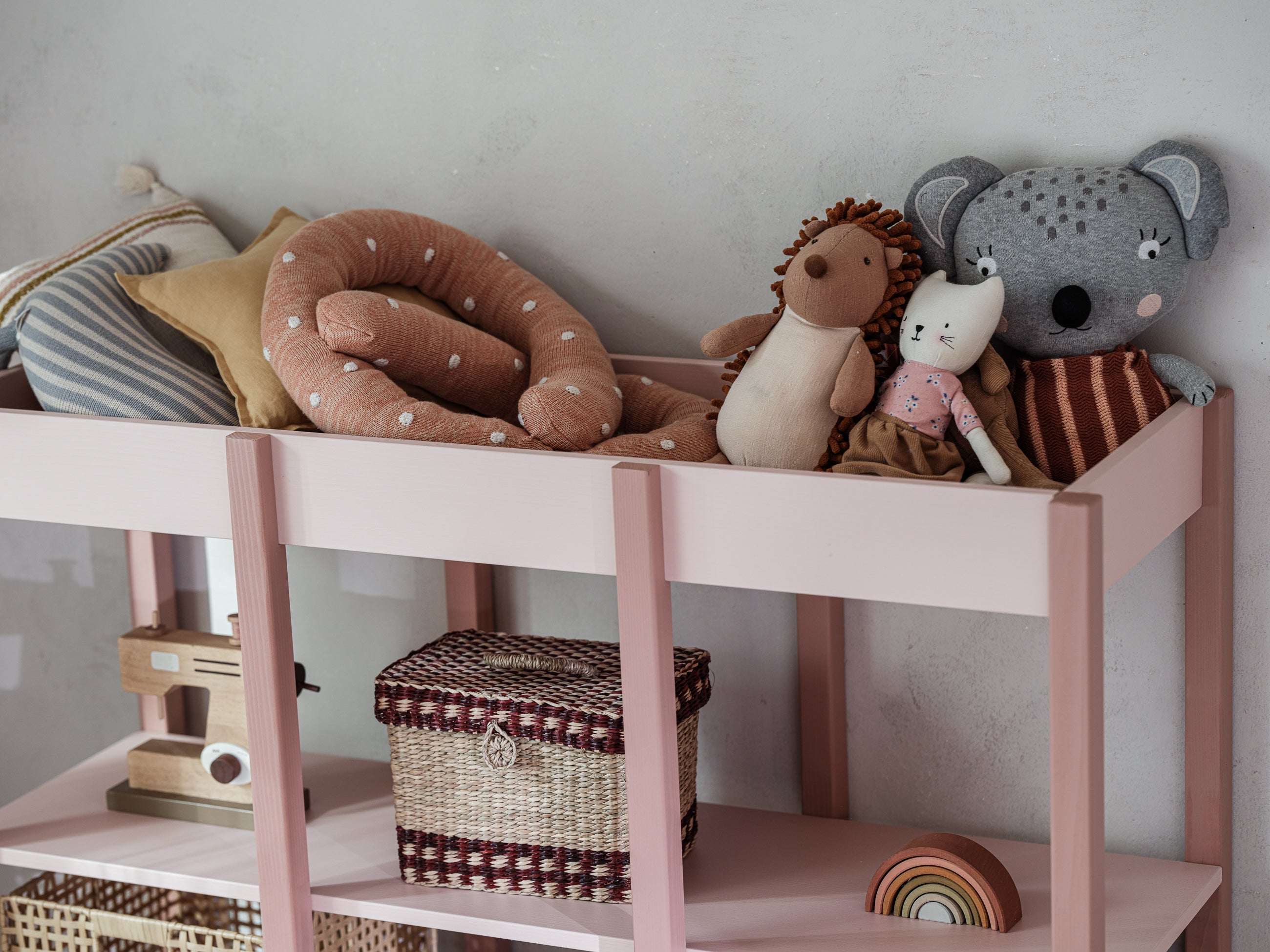 Handmade 'Tweens' Pink Bookshelf