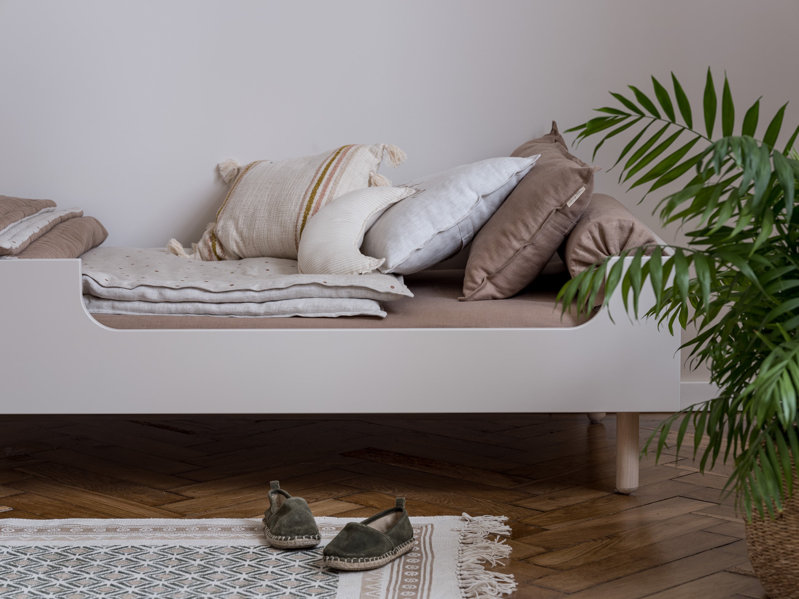 Handmade Birch 'River' Cot Bed 70 x 140cm - Sand